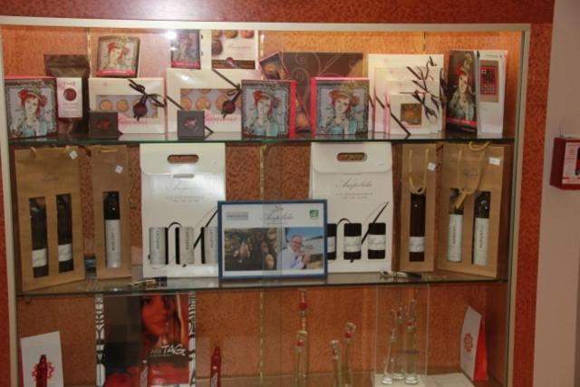 Logis Hotel De France Restaurant Le Lucullus Montmorillon Zewnętrze zdjęcie